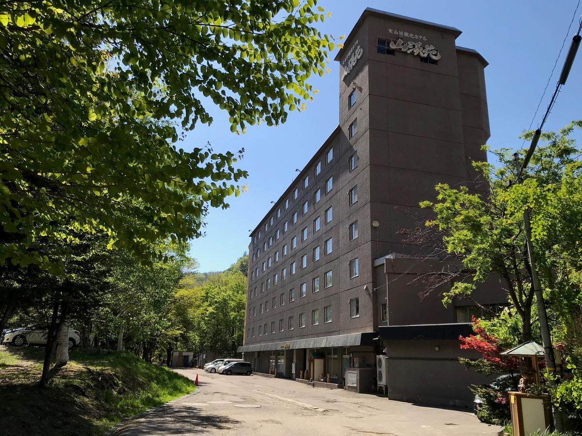 Hotel Sankeien Sapporo Exteriör bild