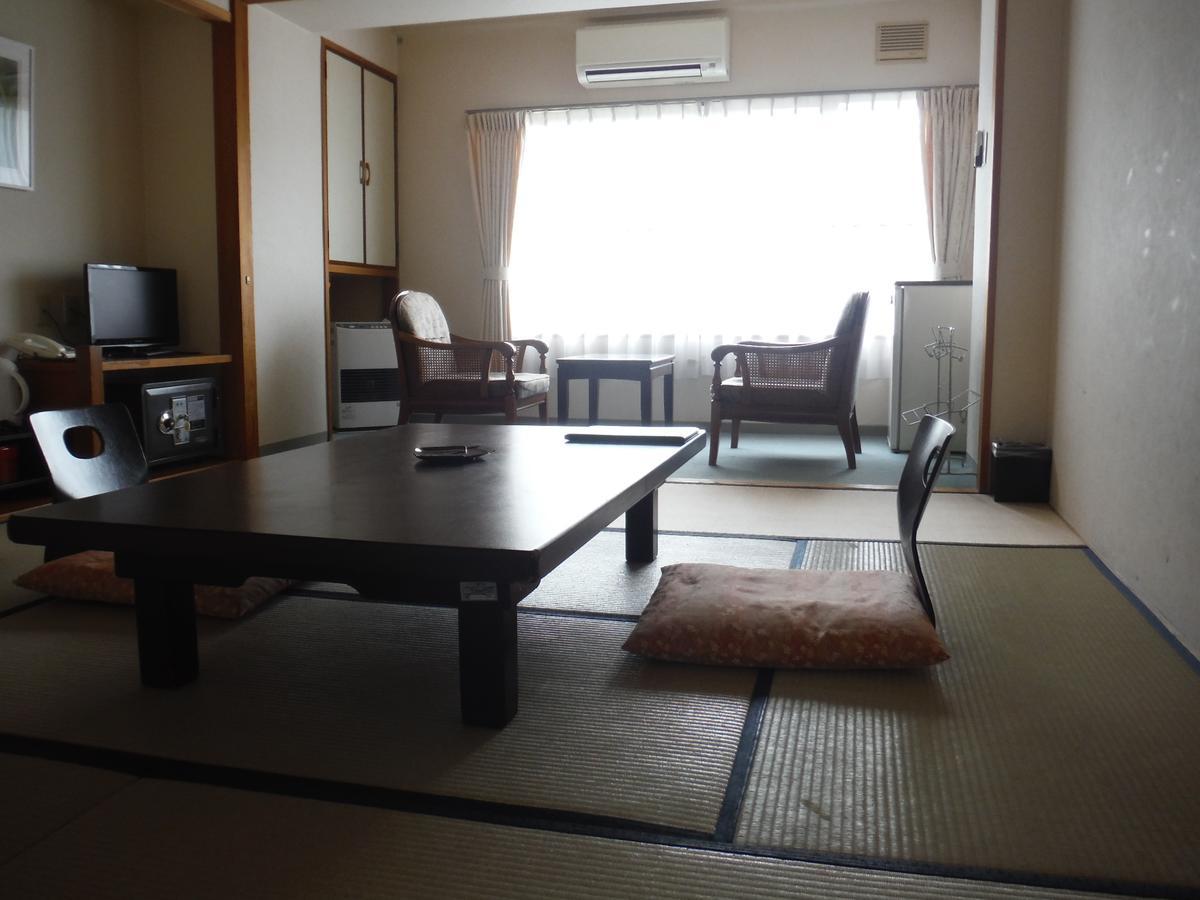Hotel Sankeien Sapporo Exteriör bild