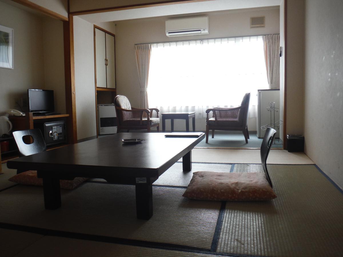 Hotel Sankeien Sapporo Exteriör bild
